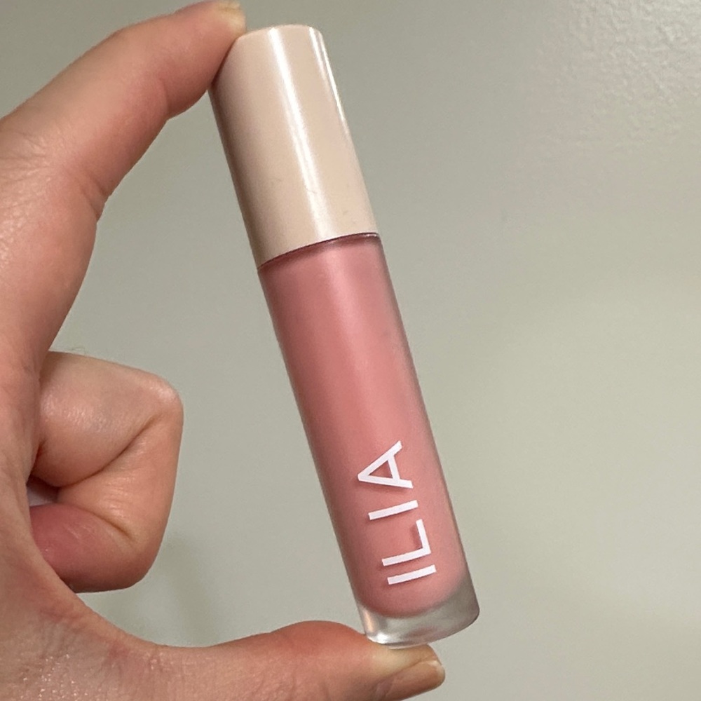 ILIA Overglaze hydrating lip gloss- Porcelain- new